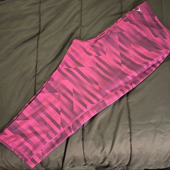 Old Navy Active Cropped Leggings - Picture 2 of 3